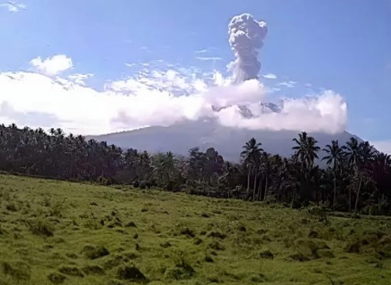 Gunung Ibu di Malut Erupsi, BPBD: Belum Ada Yang Mengungsi