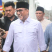 Bupati Maluku Tengah, Zulkarnain Awat Amir.