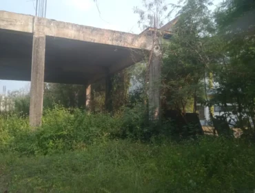 Gedung belajar Fisip Unpatti Ambon, yang digarap sejak 2024 dan harus rampung di tahun 2025, tapi hingga kini masih tampak belum kelar alias mangkrak.